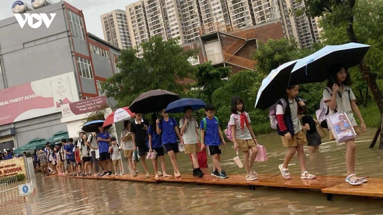 Hà Nội yêu cầu trường học điều chỉnh kế hoạch dạy học linh hoạt ứng phó bão số 11