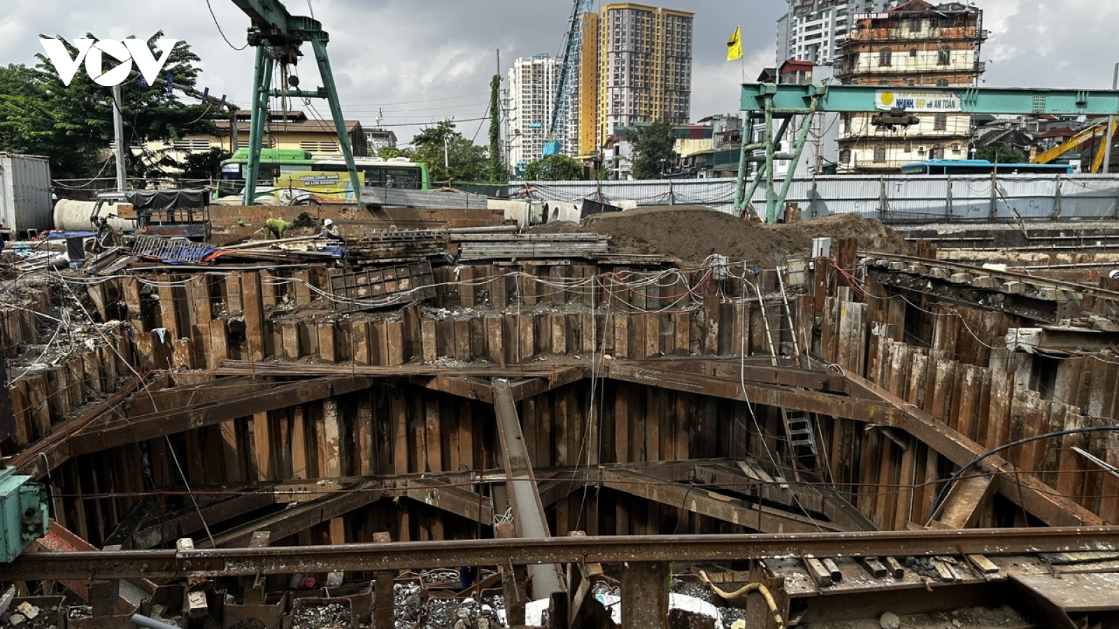 Hầm chui Kim Đồng lộ diện sau trận mưa ngập lịch sử