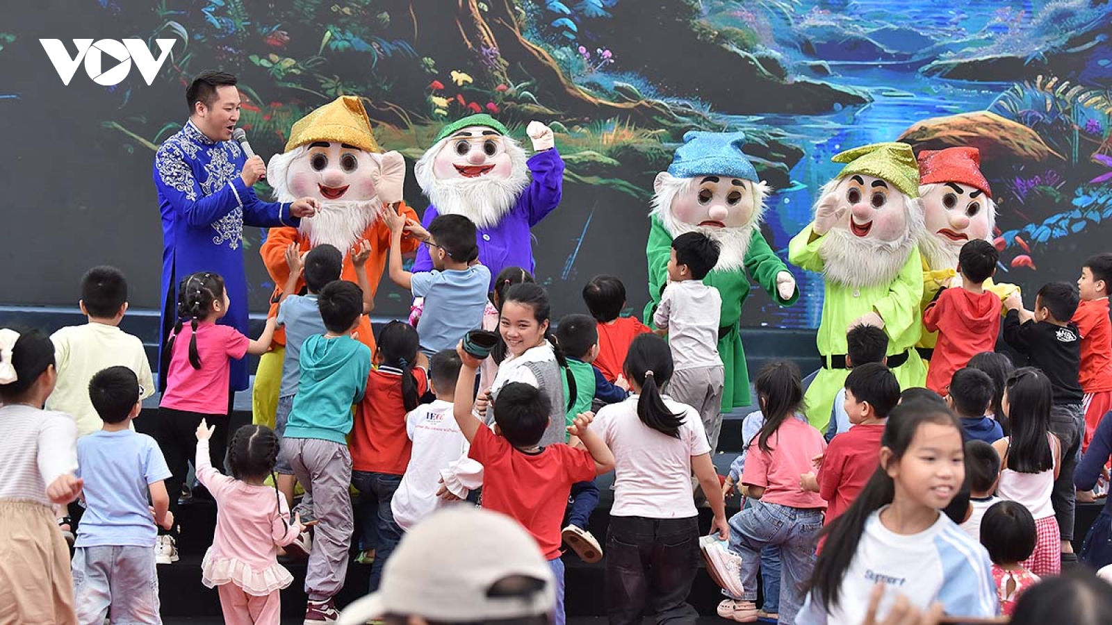 Nghệ thuật rối truyền thống thu hút khán giả tại Hội chợ Mùa Thu 2025