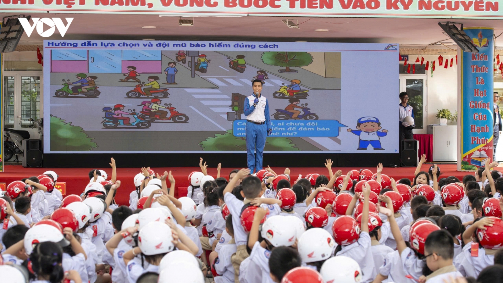 Cùng Honda Việt Nam vun đắp thói quen đội mũ bảo hiểm cho trẻ em Việt Nam
