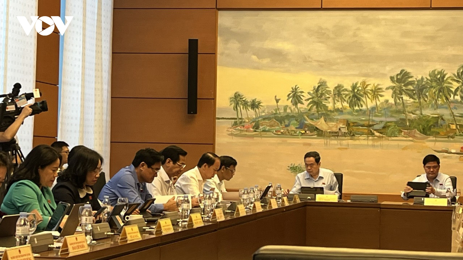 Năm 2025, giảm thu ngân sách Nhà nước khoảng 240 nghìn tỷ đồng