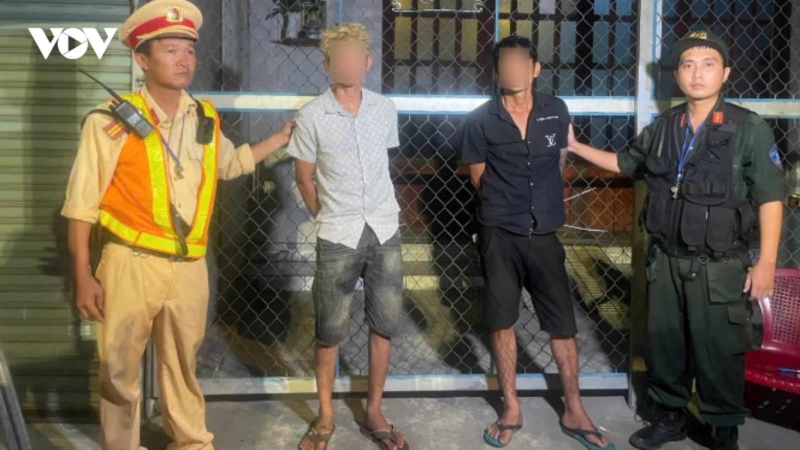 Bắt quả tang 2 đối tượng tàng trữ trái phép chất ma túy