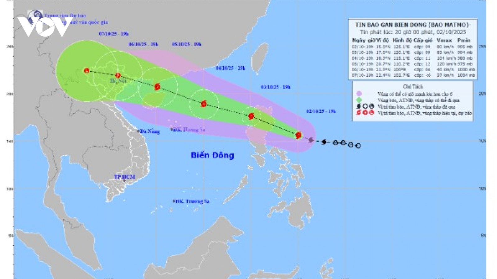 Bão Matmo giật cấp 11, đang tiếp tục mạnh thêm khi vào Biển Đông