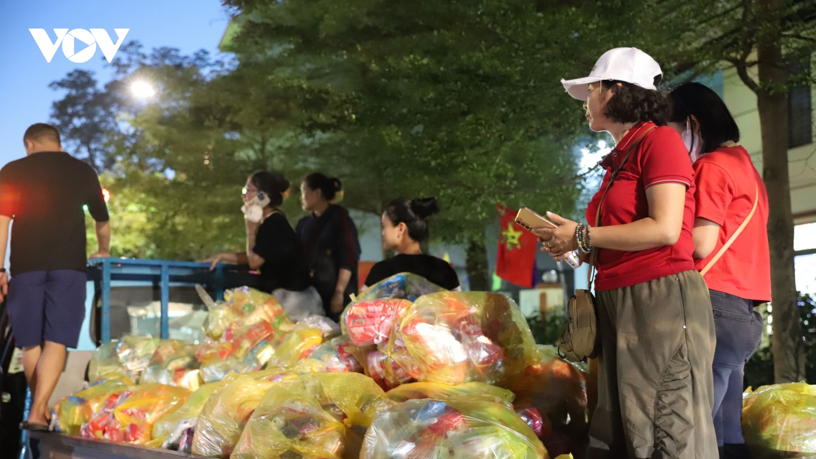 Tình người trong tâm bão lũ ở Lạng Sơn