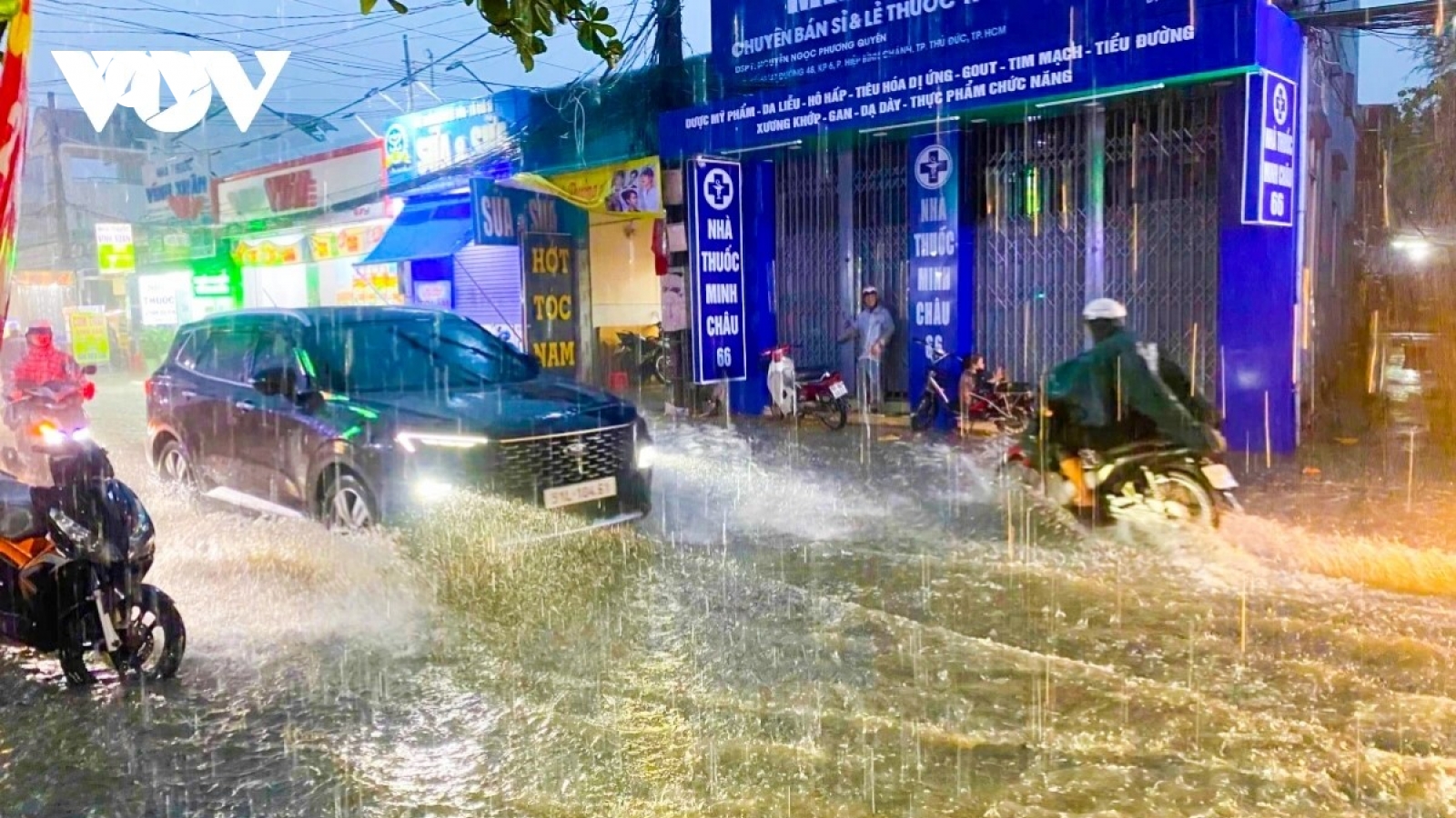 Miền Trung tiếp tục mưa lớn, mực nước ở nhiều sông tiếp tục lên