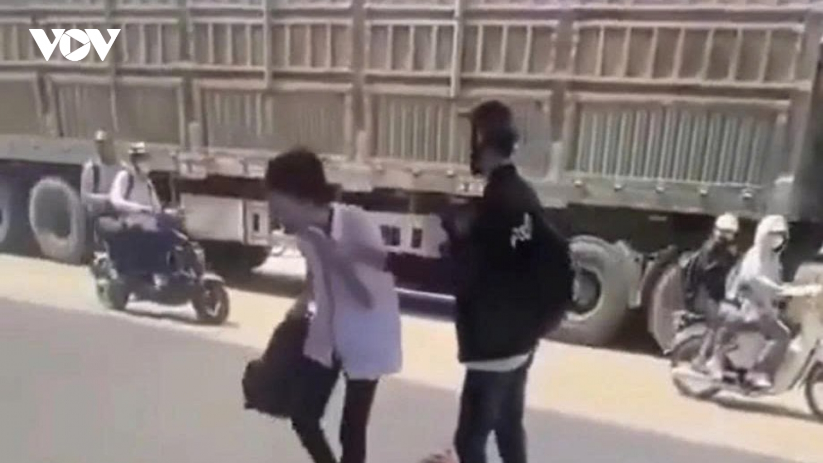 Bạo lực học đường: Vì sao ngày càng côn đồ và nghiêm trọng?