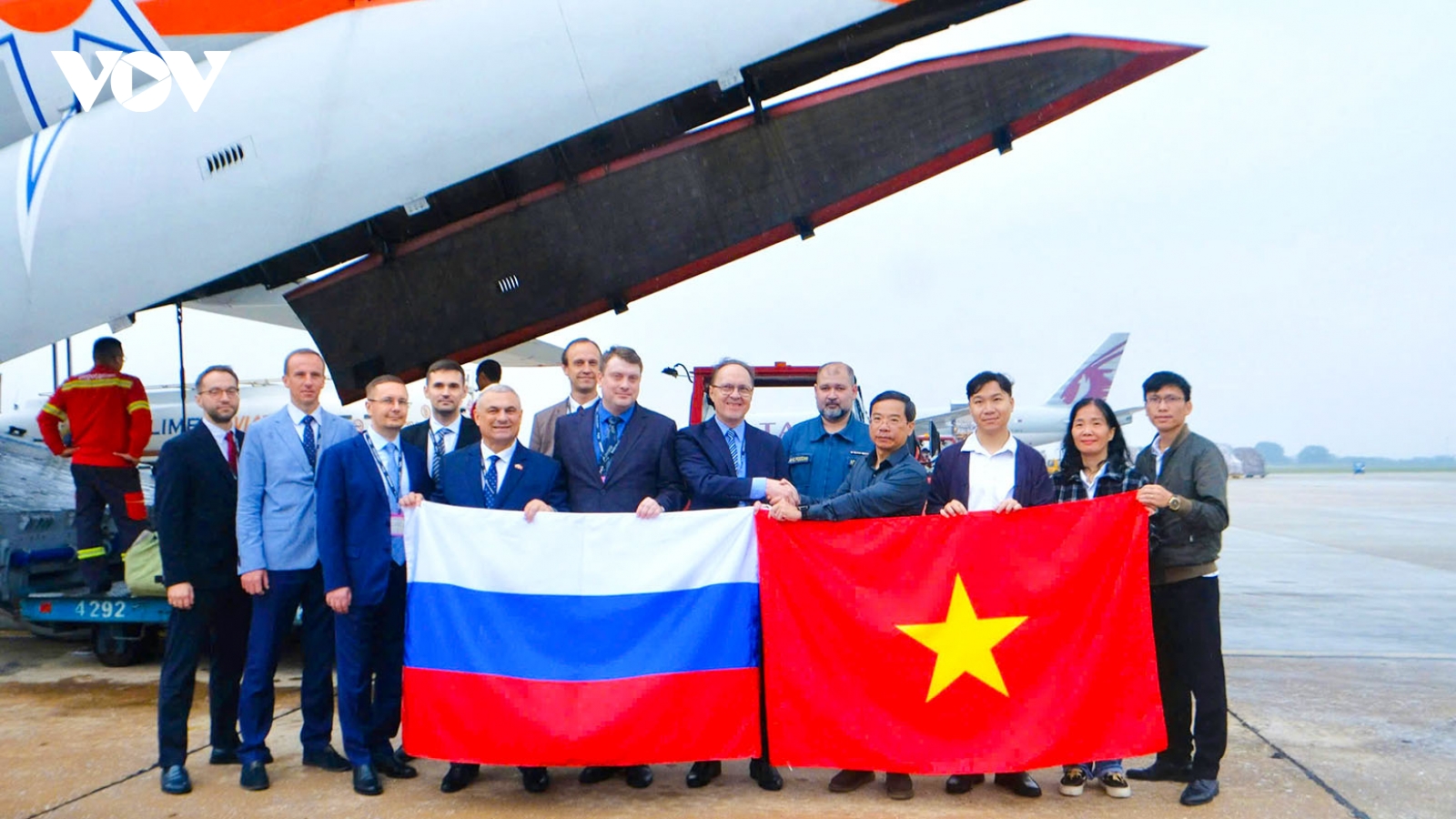 Nga viện trợ khẩn cấp 30 tấn hàng cho vùng lũ ở Huế