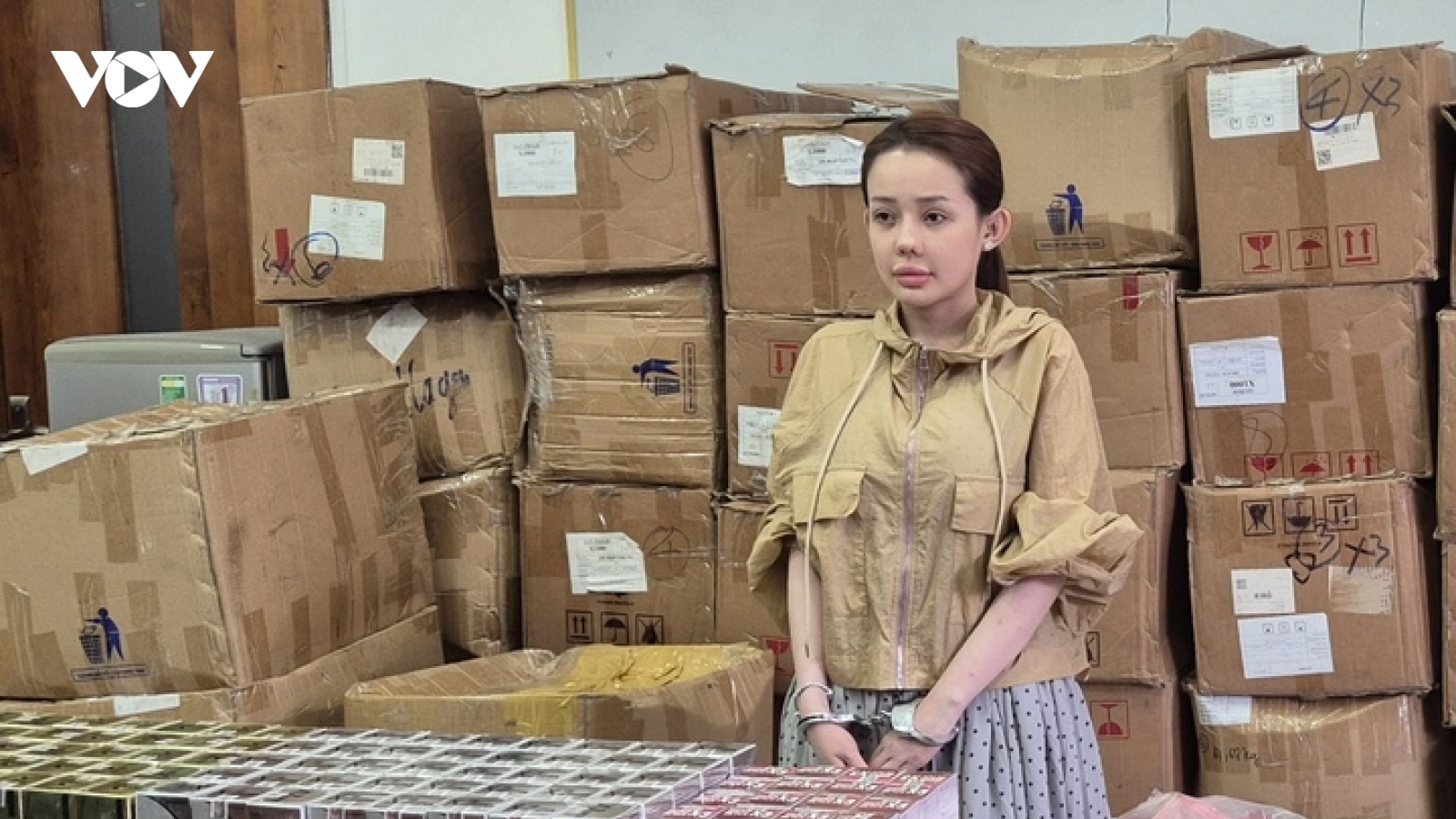 Ngân 98 rũ bỏ trách nhiệm, khai "chỉ là gương mặt đại diện"