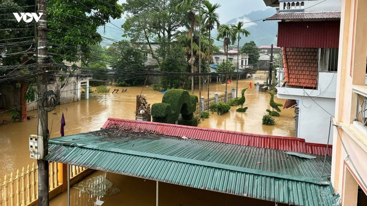 Bị thương nặng, vợ nằm viện, người đàn ông Tuyên Quang bất lực giữa lũ lụt lịch sử