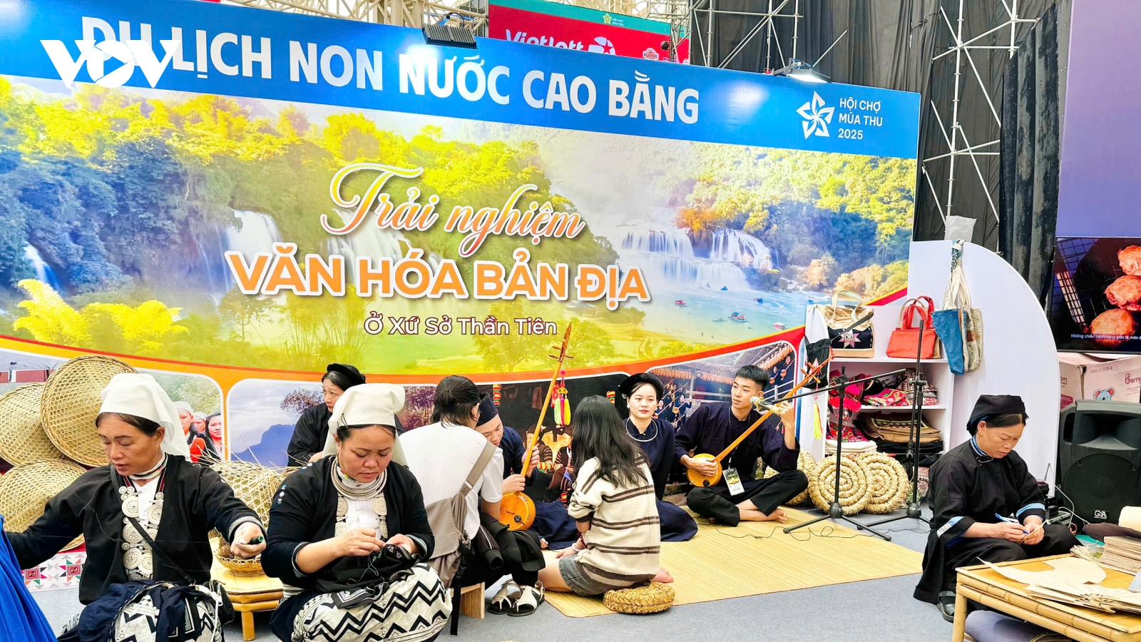 Bản sắc “Cao Bằng - Bốn mùa sản vật” tại Hội chợ Mùa Thu 2025