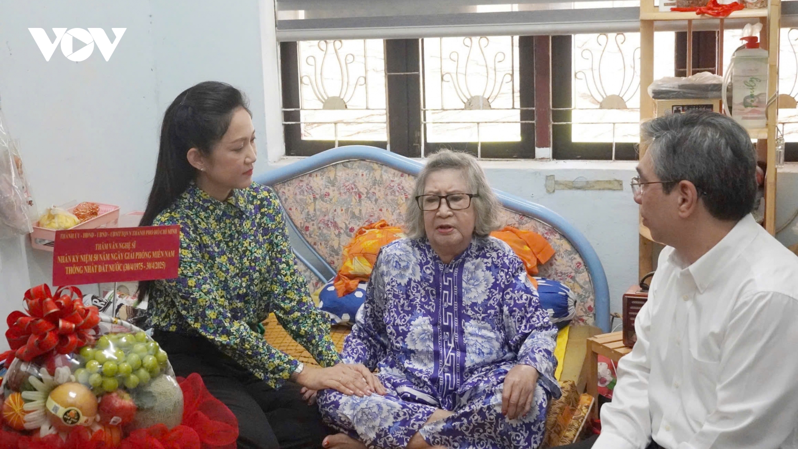 Lãnh đạo TP.HCM thăm các văn nghệ sĩ tiêu biểu