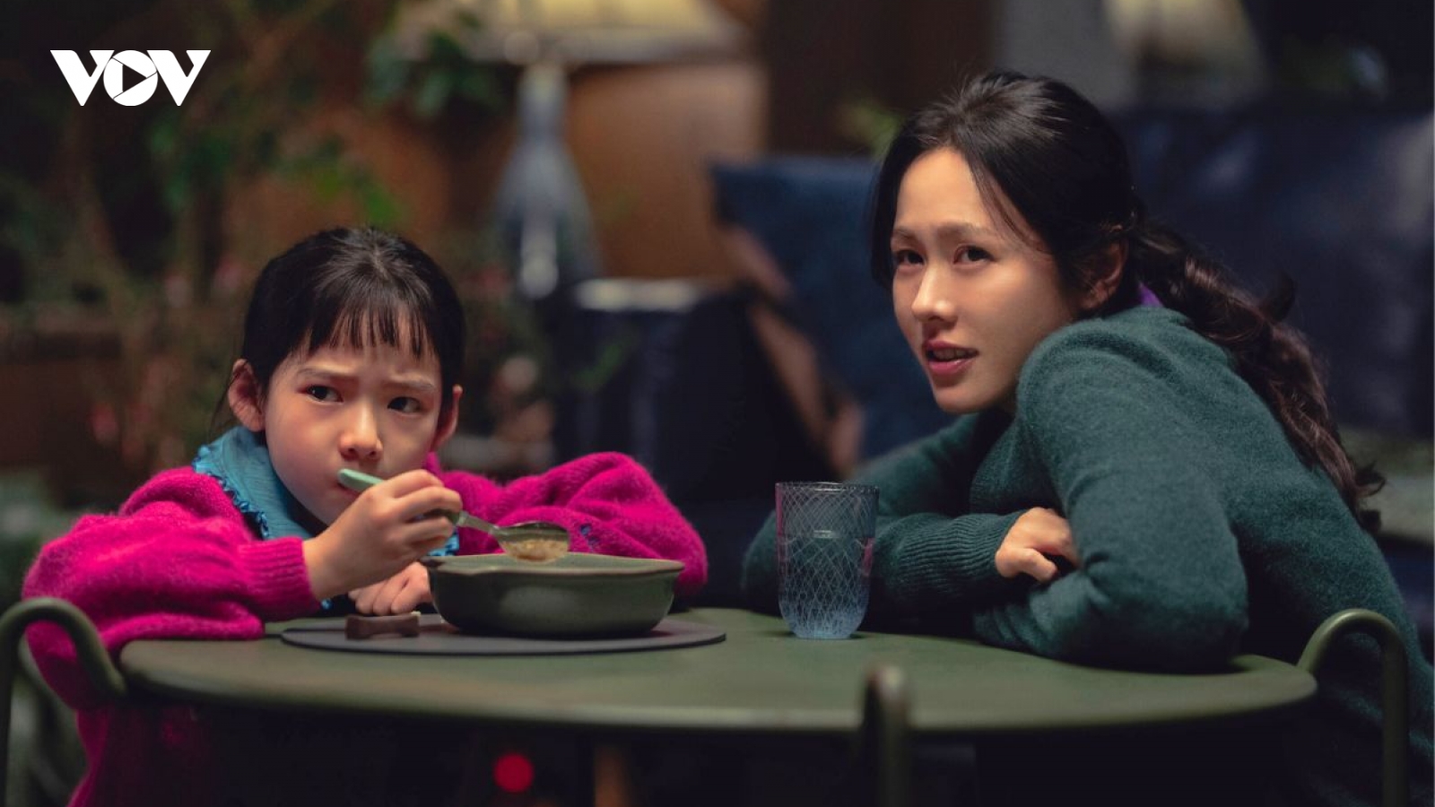 Son Ye-jin tỏa sáng với “No Other Choice” trên đường đua Oscar 2025