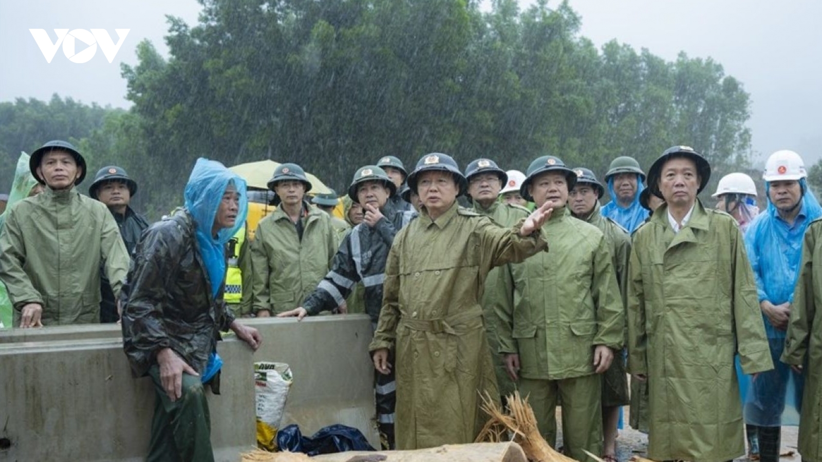 Phó Thủ tướng Trần Hồng Hà kiểm tra khắc phục sạt lở cao tốc La Sơn – Hòa Liên