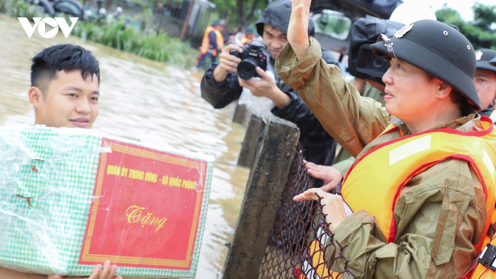 Phó Thủ tướng Trần Hồng Hà kiểm tra công tác ứng phó mưa lũ tại Đà Nẵng