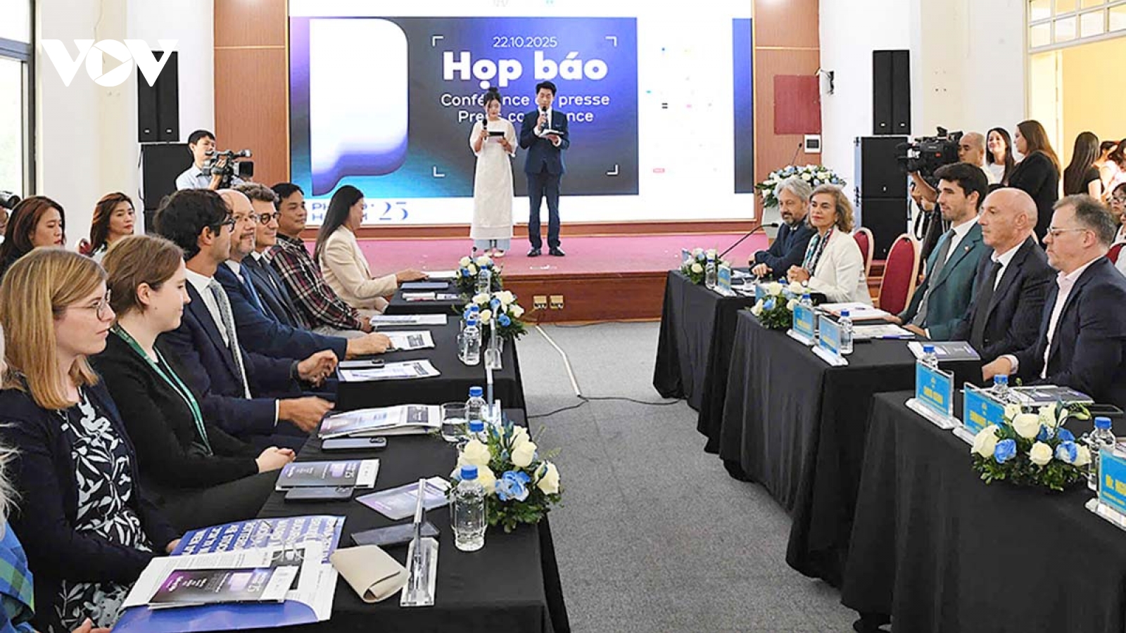 Photo Hanoi’25 – Biennale quy tụ 170 nghệ sĩ, nhiếp ảnh gia đến từ 21 quốc gia