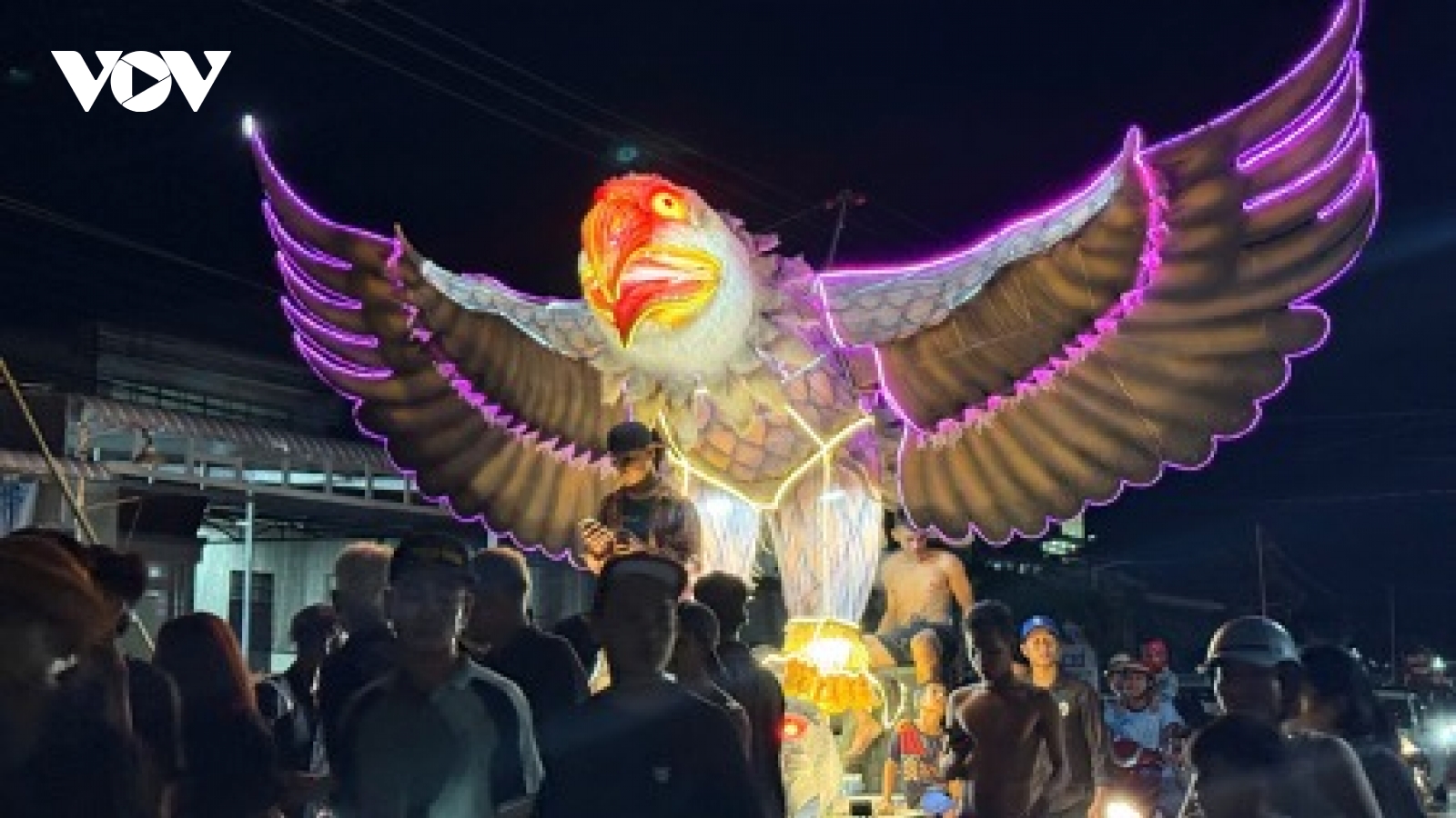 Rộn ràng tiếng trống, ngập tràn niềm vui Trung thu ở Đôn Châu