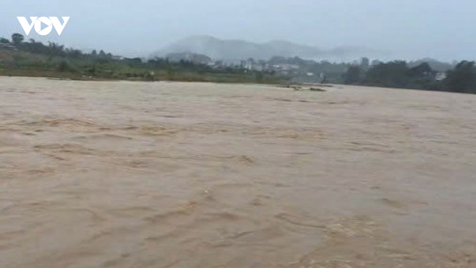 Người đàn ông mất tích khi đánh bắt cá trên sông Pô Kô trong lũ