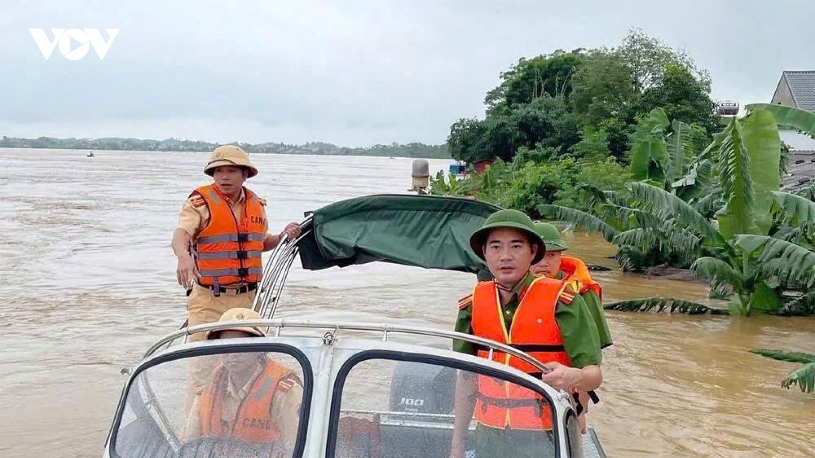 Phú Thọ cấm tàu thuyền lưu thông trên sông Lô do nước sông chảy xiết
