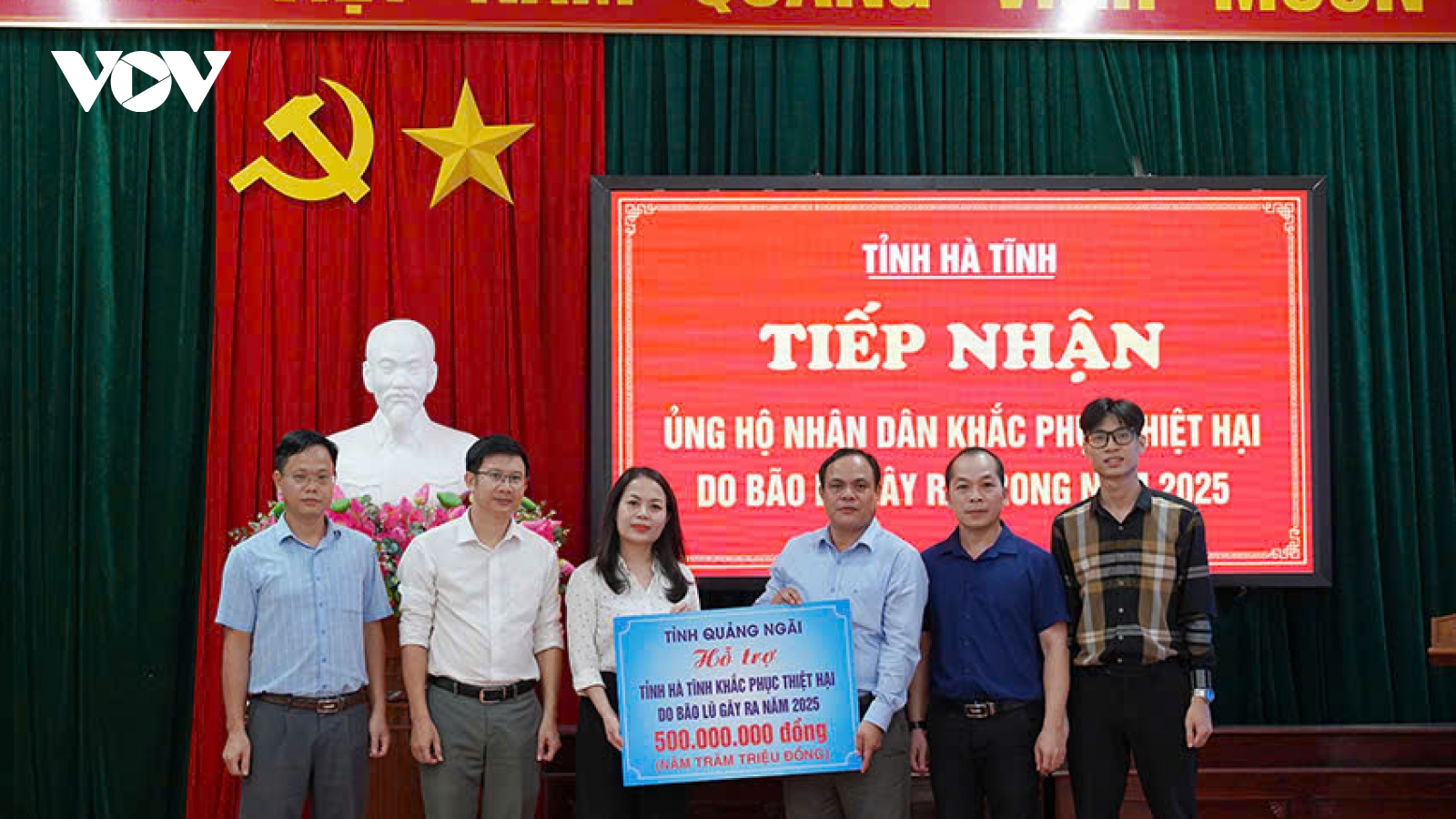 Quảng Ngãi trao 3,5 tỷ đồng hỗ trợ 6 địa phương khắc phục hậu quả bão lũ