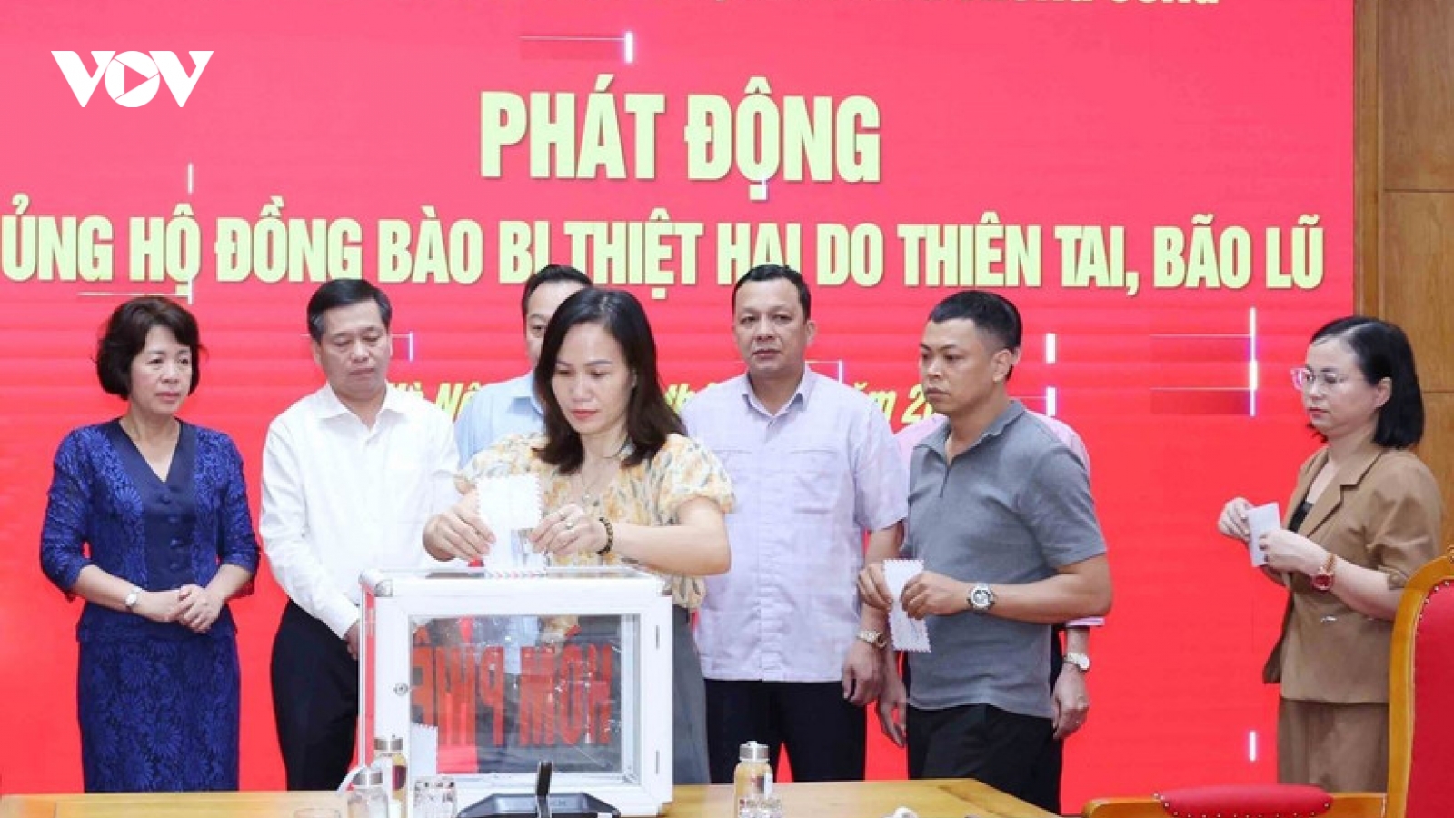Cơ quan Đảng ủy các cơ quan Đảng Trung ương ủng hộ đồng bào bị ảnh hưởng bão lũ