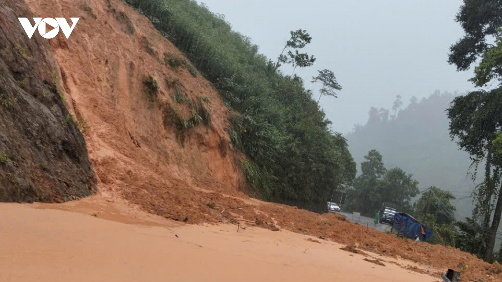 Nước sông lên nhanh, thuỷ điện điều tiết xả lũ ở Đà Nẵng