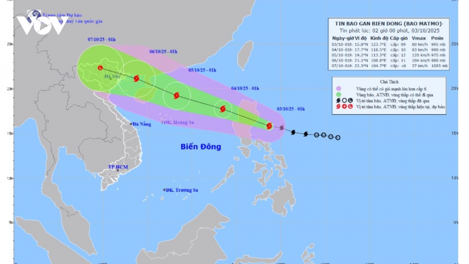 Bão Matmo giật cấp 13 đang hướng vào Biển Đông
