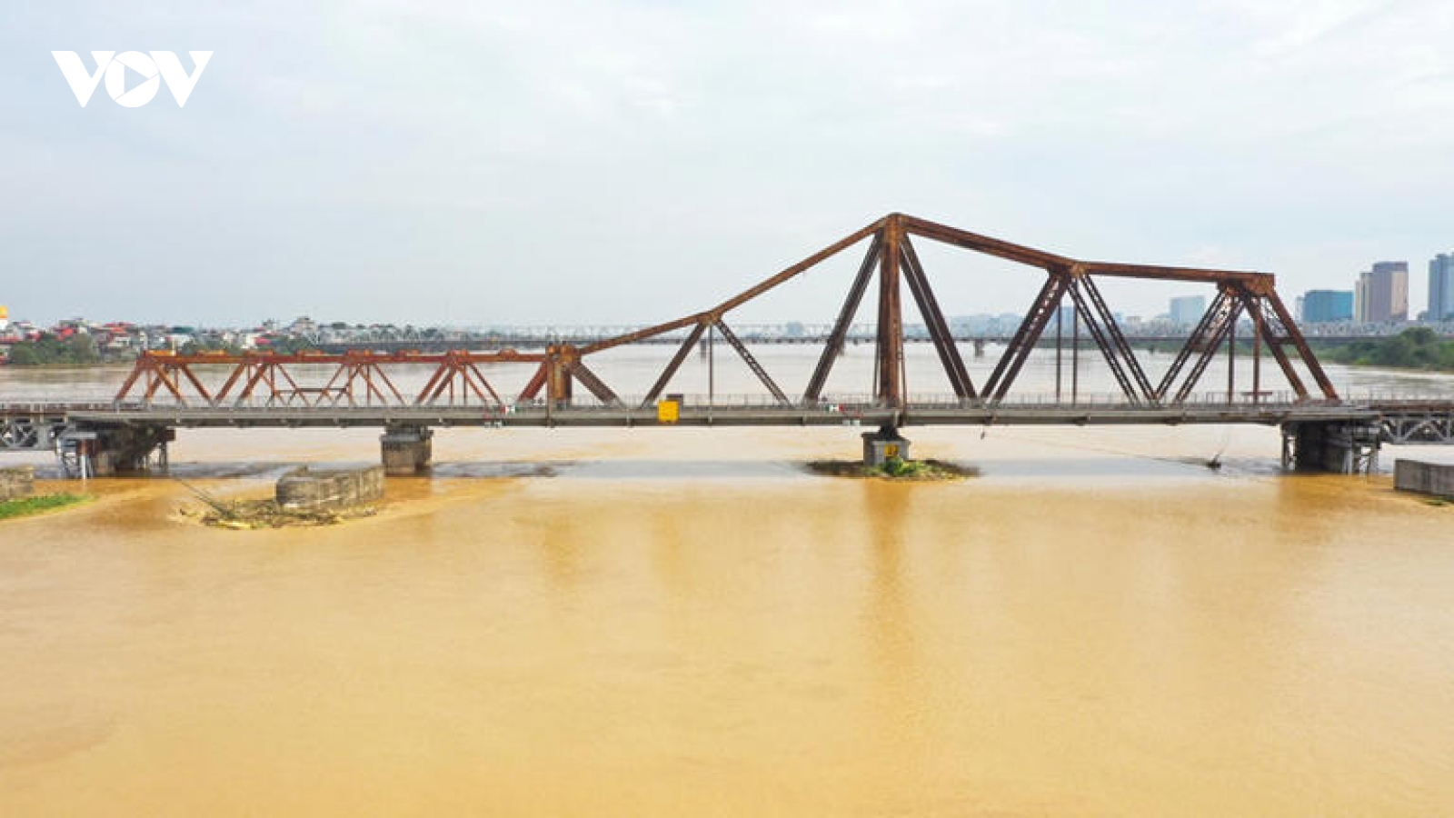 Lũ sông Hồng ở Hà Nội lên trên báo động 1
