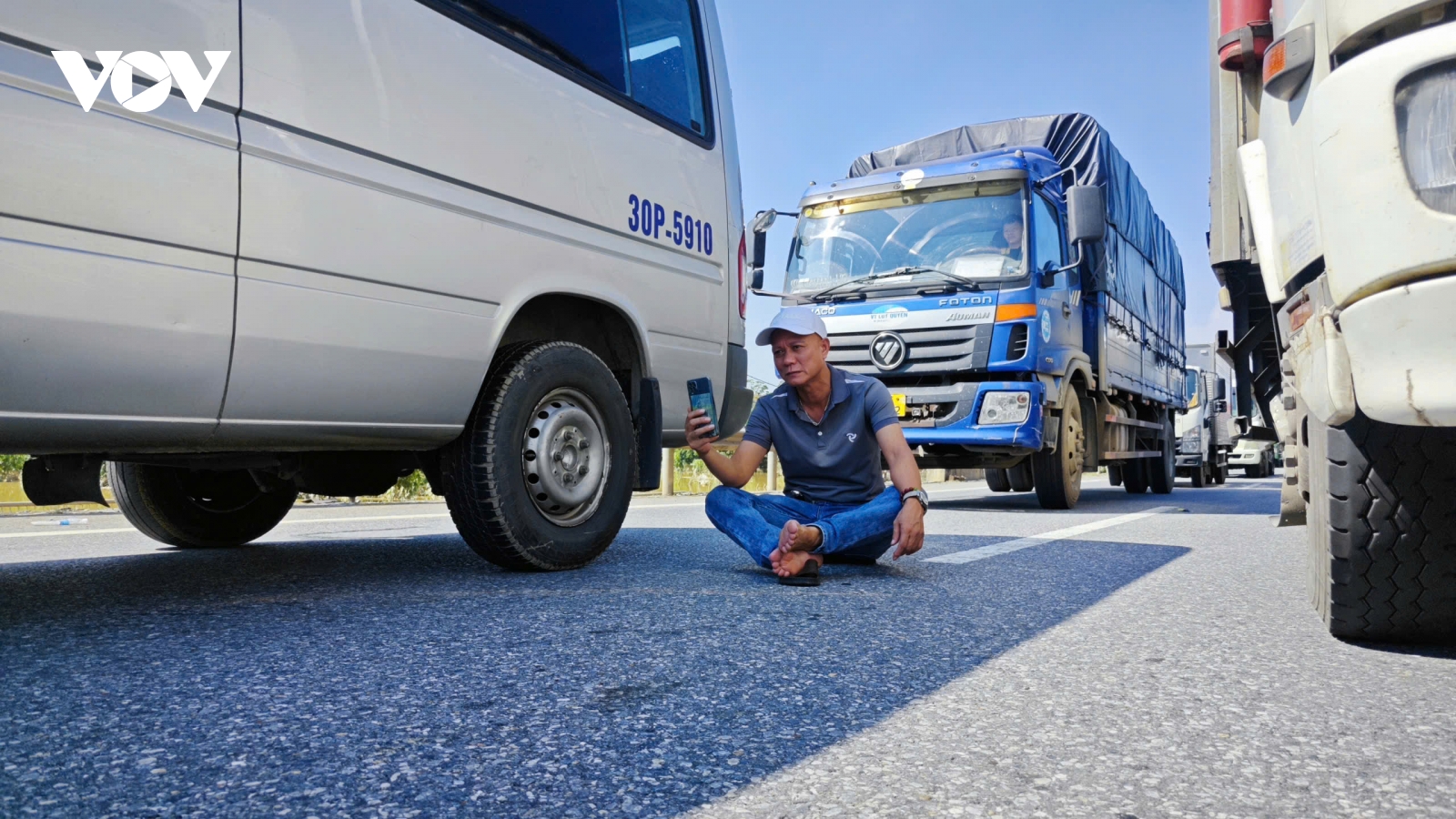 Ùn tắc dài 3-4km trên cao tốc Thái Nguyên - Hà Nội