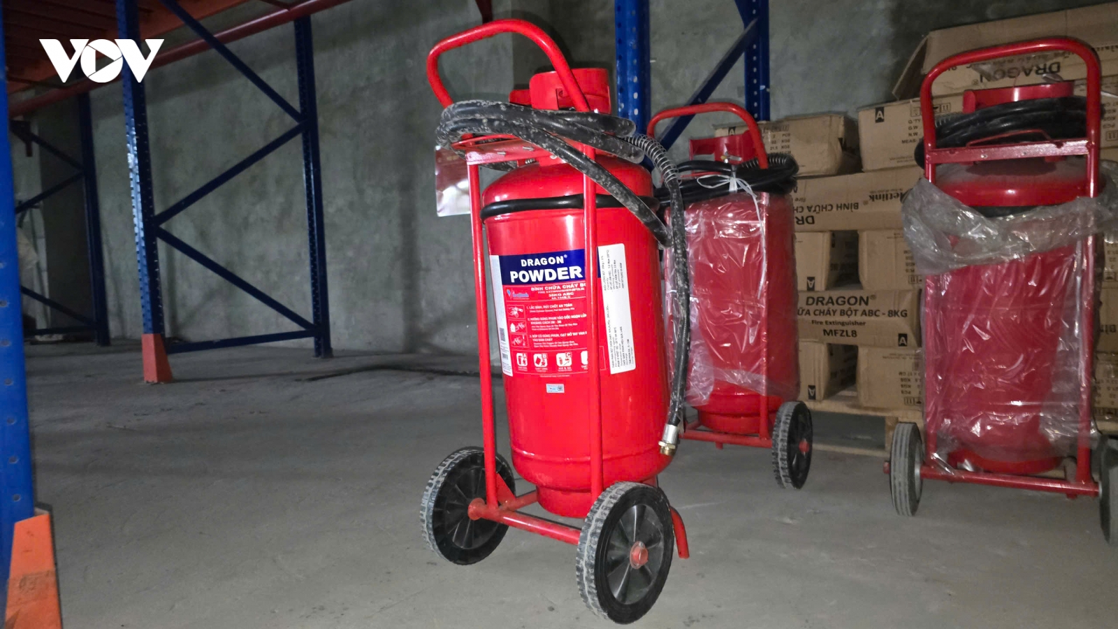 Vụ sản xuất hơn 3 triệu bình chữa cháy giả: Khởi tố 5 bị can với 2 tội danh