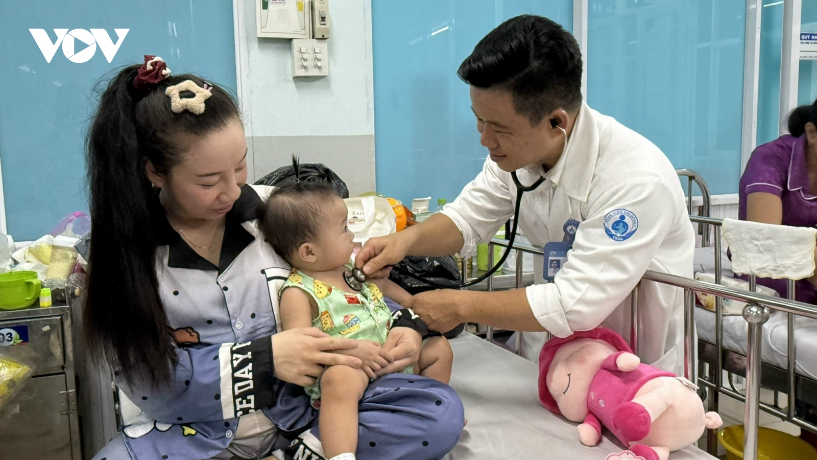 Tay chân miệng bước vào mùa dịch, số ca bệnh tăng gần 50%