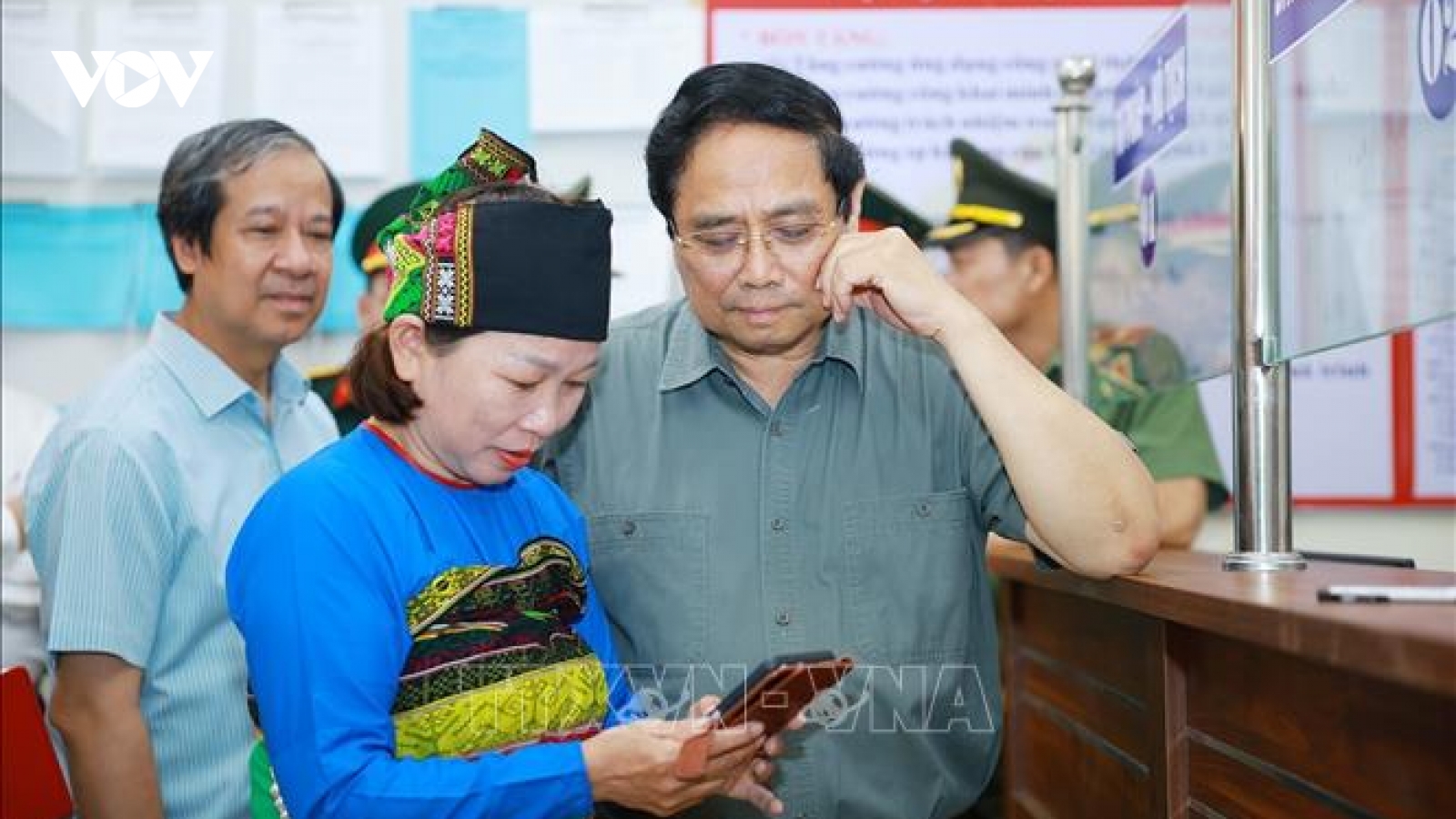 Thủ tướng kiểm tra Trung tâm Phục vụ hành chính công xã Bát Mọt