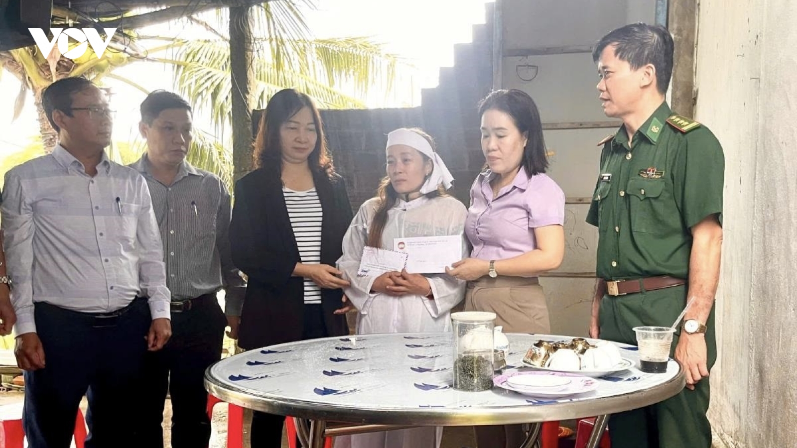 Thăm hỏi, hỗ trợ gia đình 9 ngư dân Gia Lai bị nạn trên biển