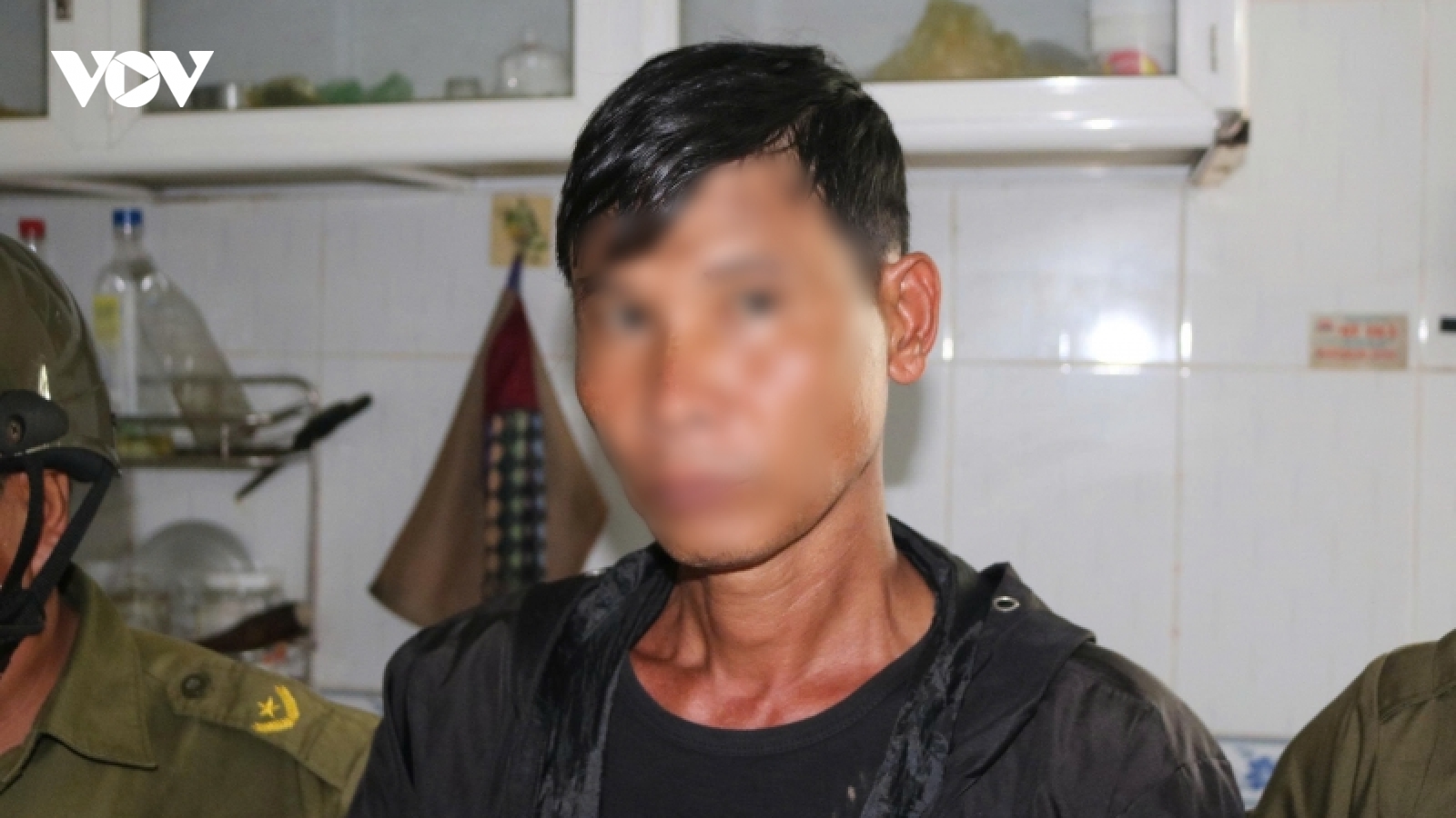 Kẻ trộm cắt tôn, lẻn vào nhà dân lấy cắp tài sản