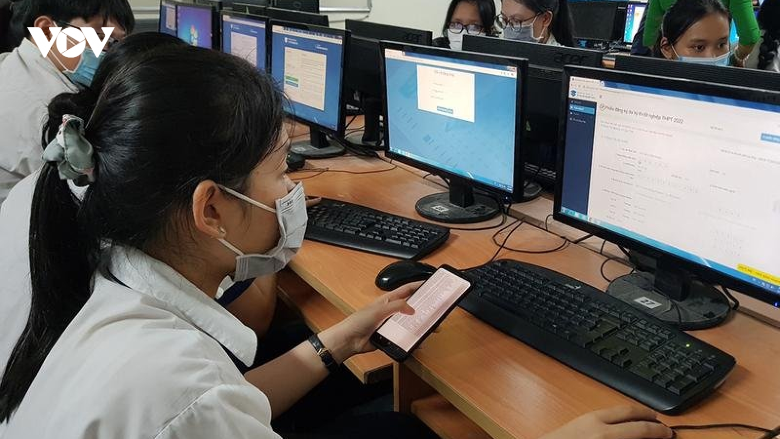 Thi THPT trên máy tính từ 2027: Cú hích chuyển đổi số giáo dục Việt Nam