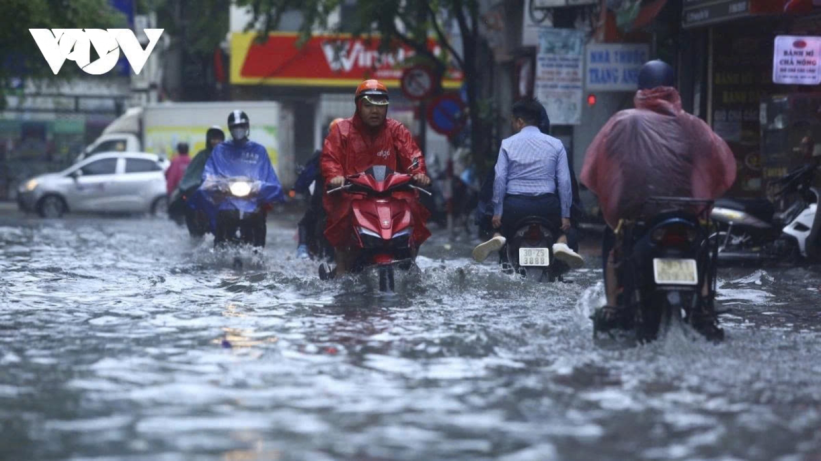 Thời tiết hôm nay 7/10: Mưa lớn bao trùm miền Bắc và Thanh Hóa, nguy cơ ngập úng