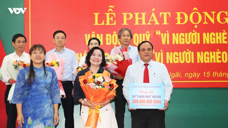 Tiếp nhận hơn 2,2 tỷ đồng ủng hộ quỹ vì người nghèo ở Quảng Ngãi
