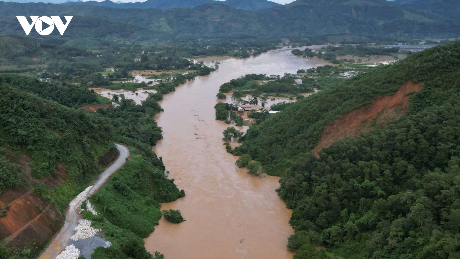 Lũ trên sông Lô, Thương và sông Cả đang xuống, nguy cơ ngập lụt vẫn cao