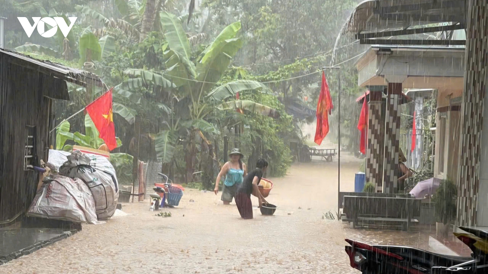 Mưa lớn kéo dài ở An Giang, đảo xa Thổ Châu ngập sâu