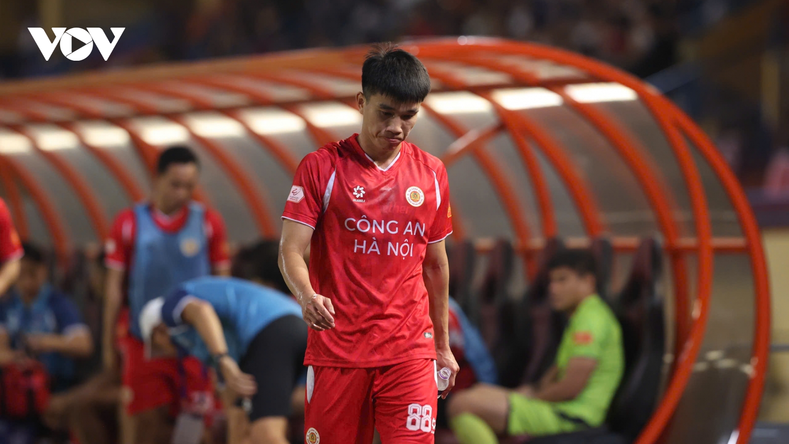 Các cầu thủ bị treo giò vòng 9 V-League 2025/2026: CLB CAHN thiệt quân