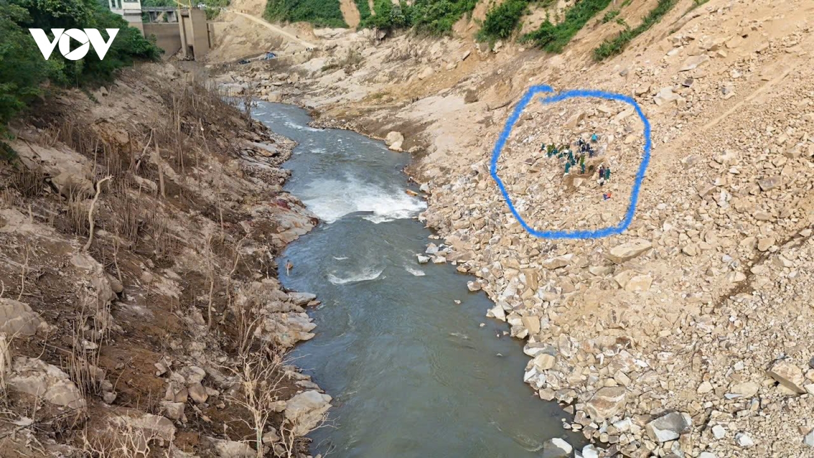 Lào Cai: Tìm thấy nạn nhân cuối cùng trong vụ sạt lở vùi lấp xe bán tải