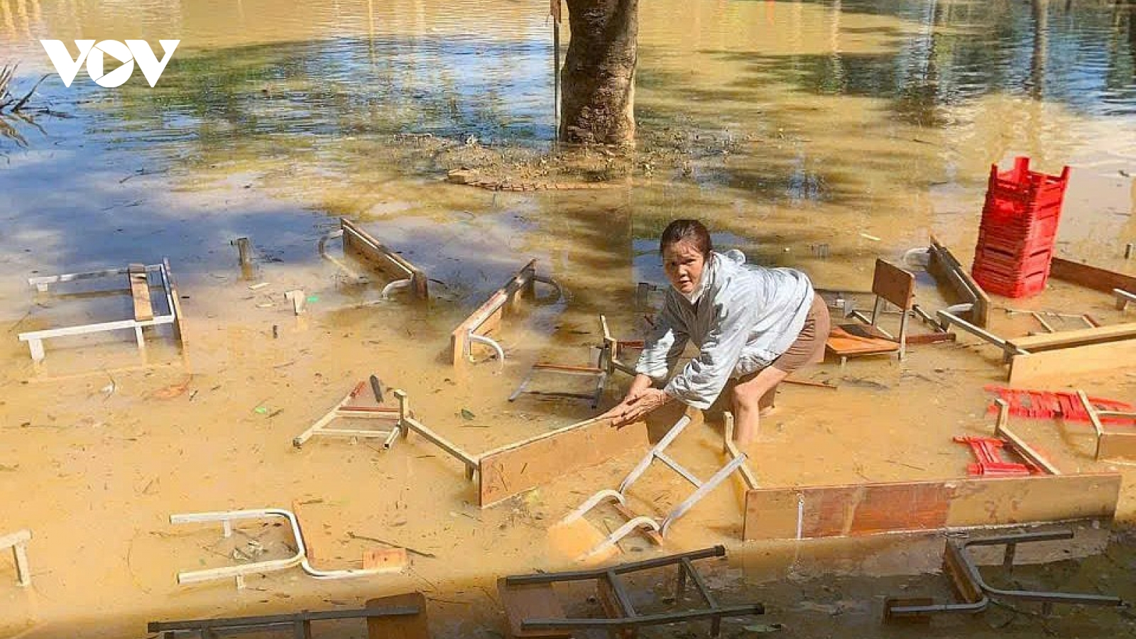 Học sinh 26 trường học ở Nghệ An chưa thể trở lại trường do lũ lụt