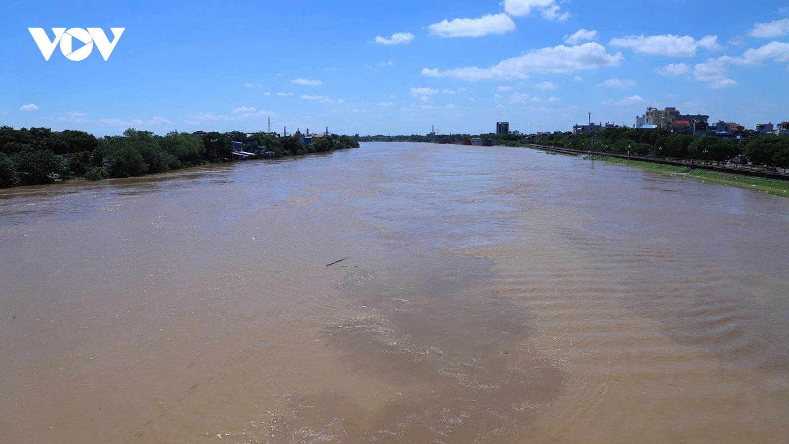 Lũ trên nhiều sông đồng loạt vượt mức báo động 3, Ninh Bình phát lệnh khẩn