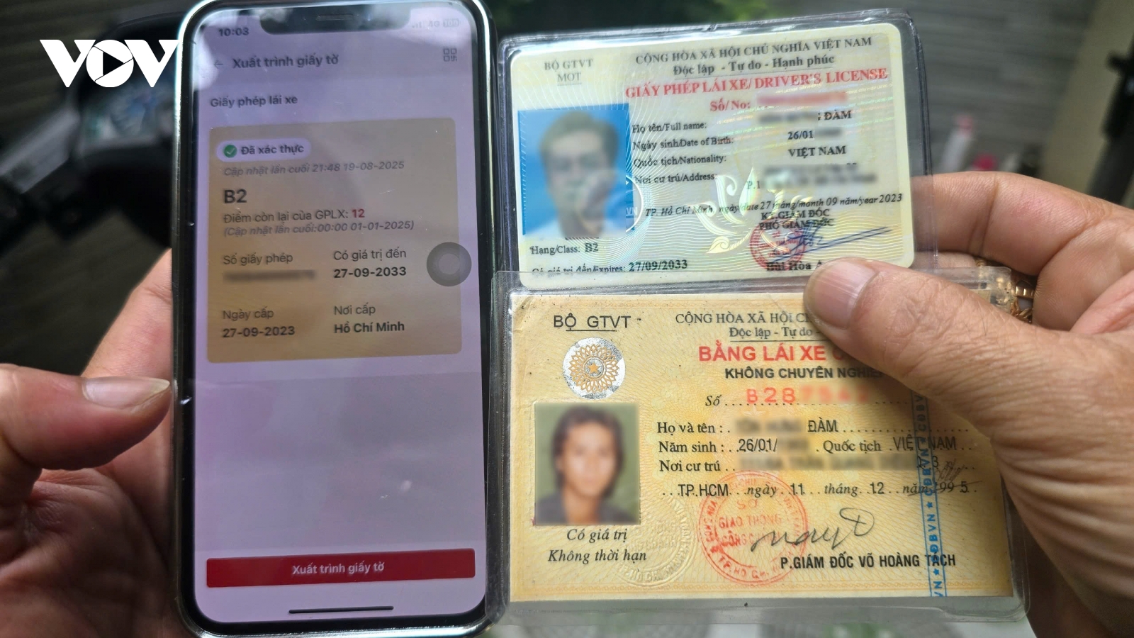 Công an TP HCM hướng dẫn chuyển đổi giấy phép lái xe từ giấy bìa sang thẻ PET