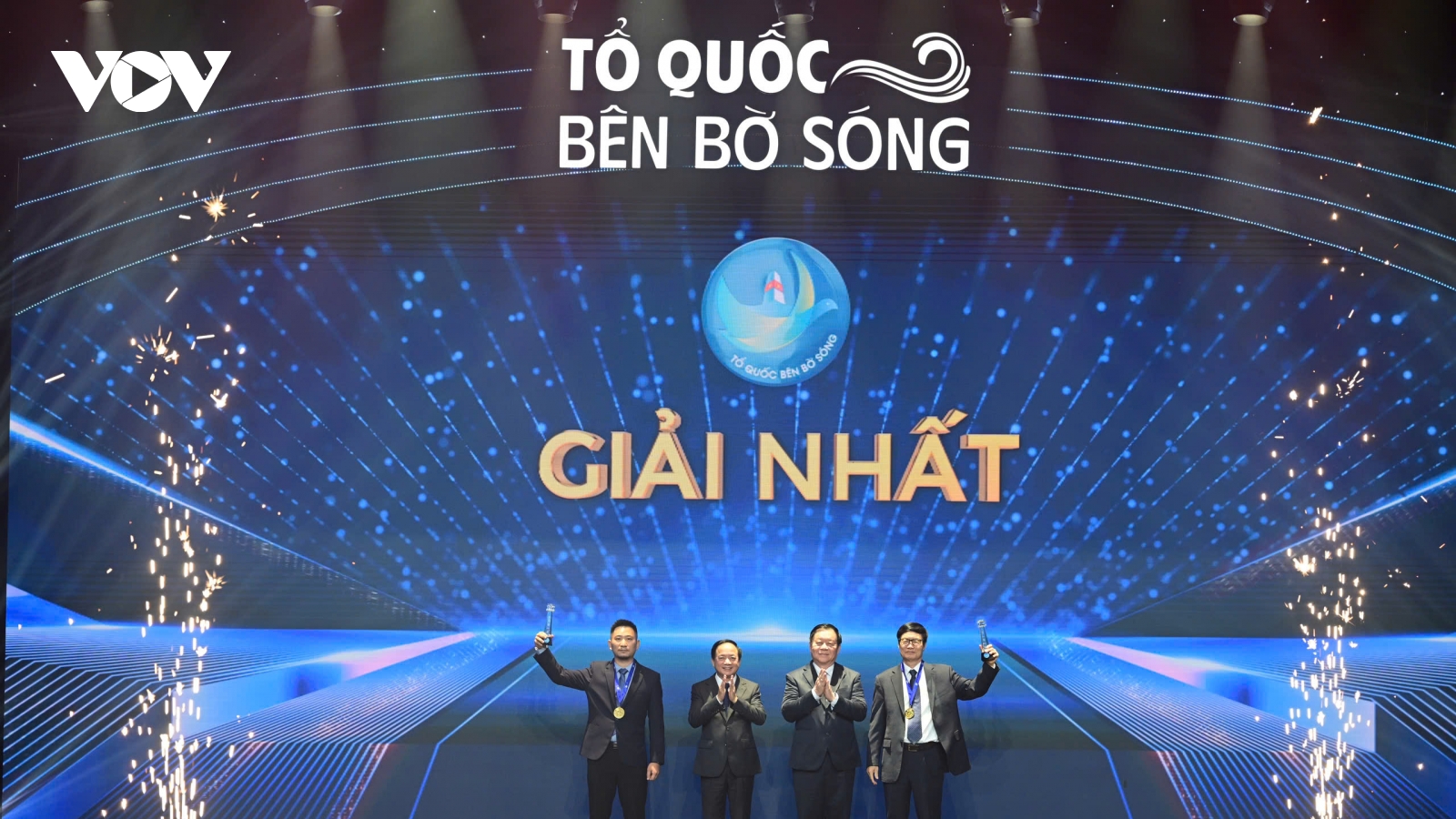 Lễ trao giải Cuộc thi và Triển lãm ảnh nghệ thuật cấp Quốc gia Tổ quốc bên bờ sóng