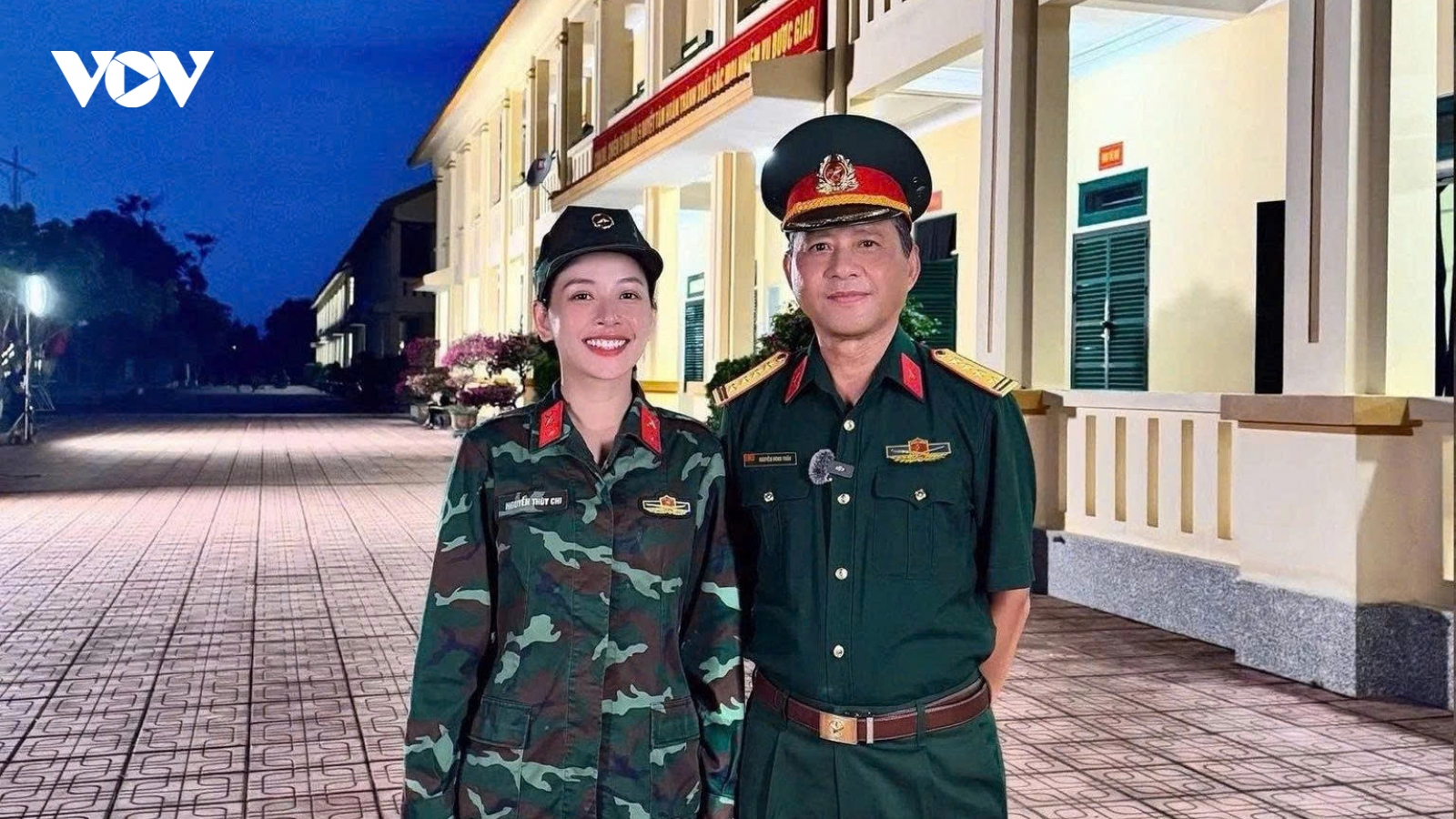 Sao Việt 21/10: Chi Pu xúc động khi gặp bố tại "Sao nhập ngũ"