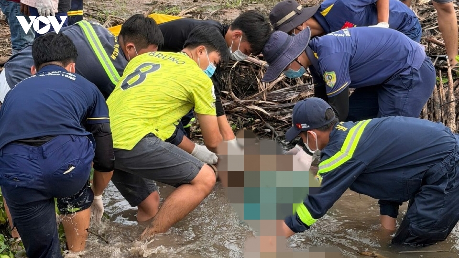 Đã uống rượu vẫn cố bơi qua sông, người đàn ông đuối nước tử vong
