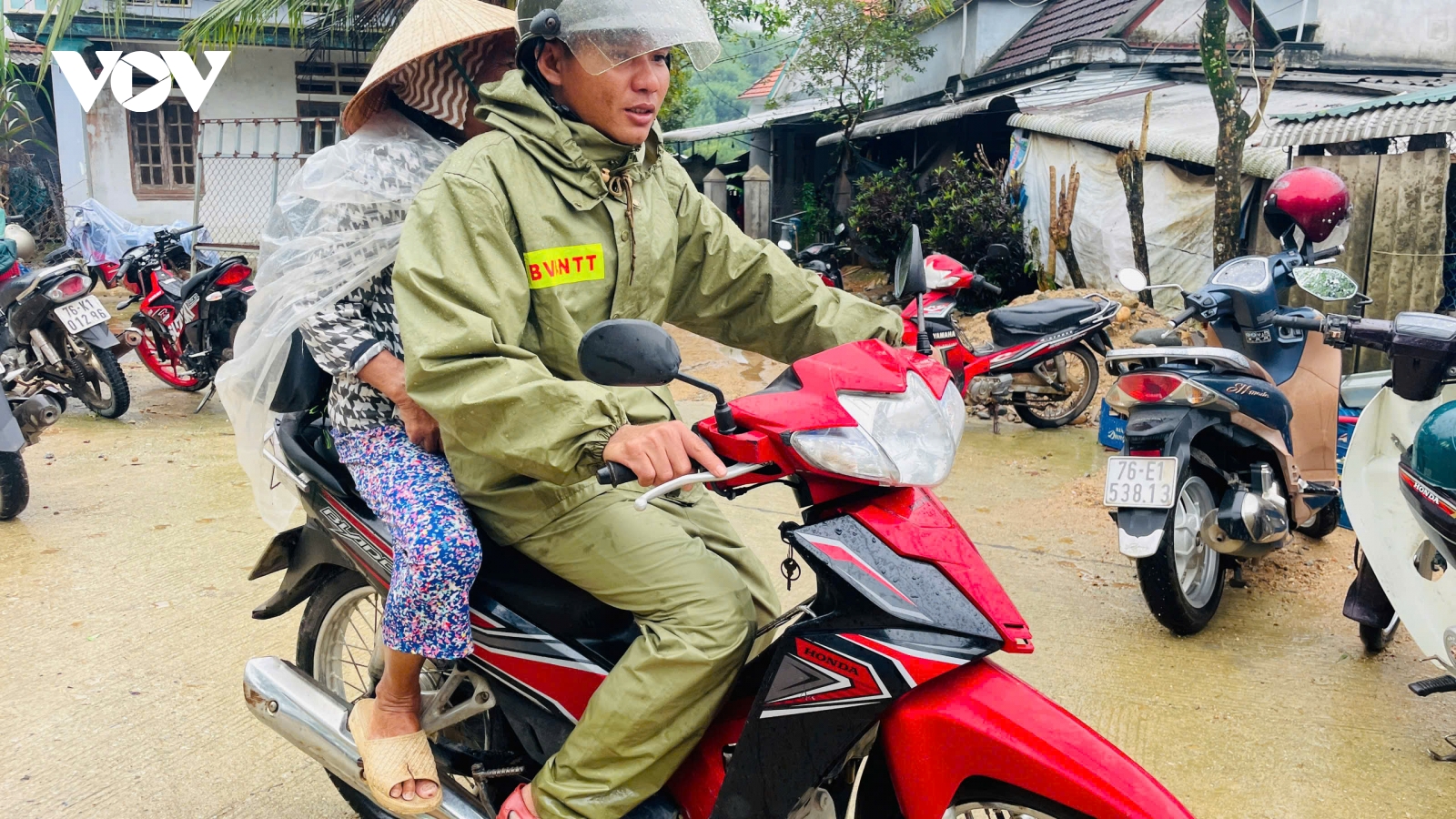 Quảng Ngãi khẩn trương di dời dân vùng sạt lở