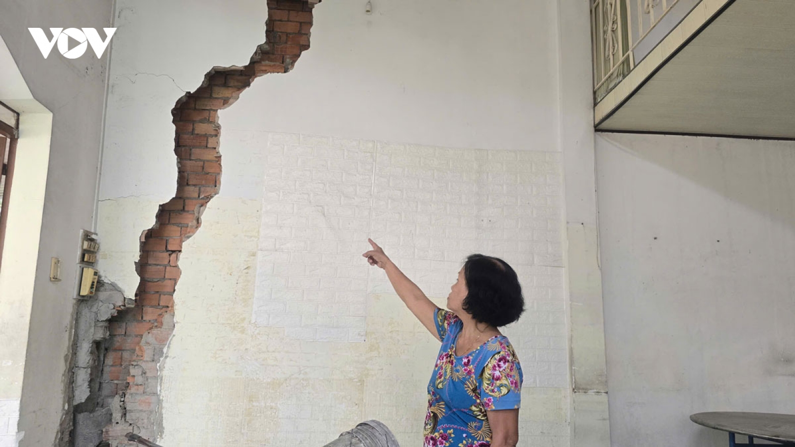Dự án công viên trên “đất vàng” tại TP.HCM: Nhà dân nứt toác, thấp thỏm chờ đền bù