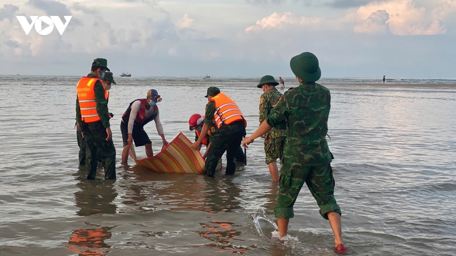 Tìm thấy thi thể 1 khách du lịch bị đuối nước tại khu vực biển Kê Gà