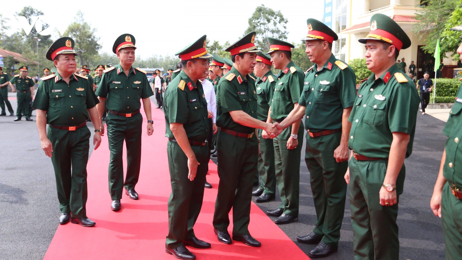 Bộ trưởng Bộ Quốc phòng thăm, làm việc với Sư đoàn Bộ binh 5 và Tỉnh ủy Tây Ninh